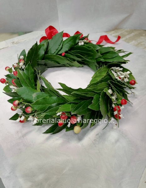 coroncina alloro con fiori e bacche