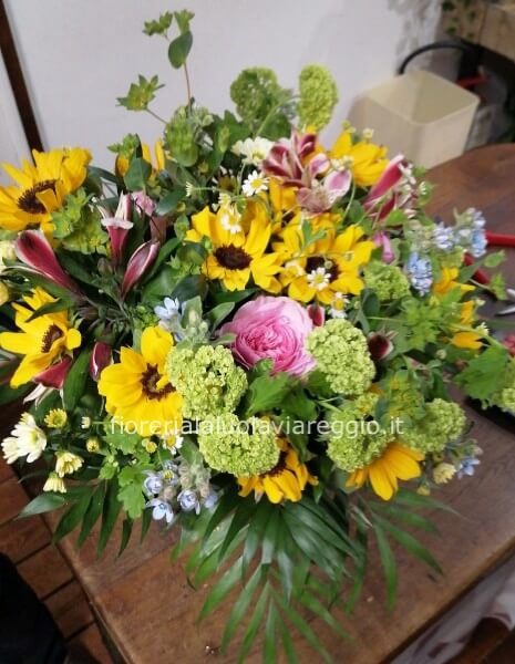 bouquet misto con girasoli